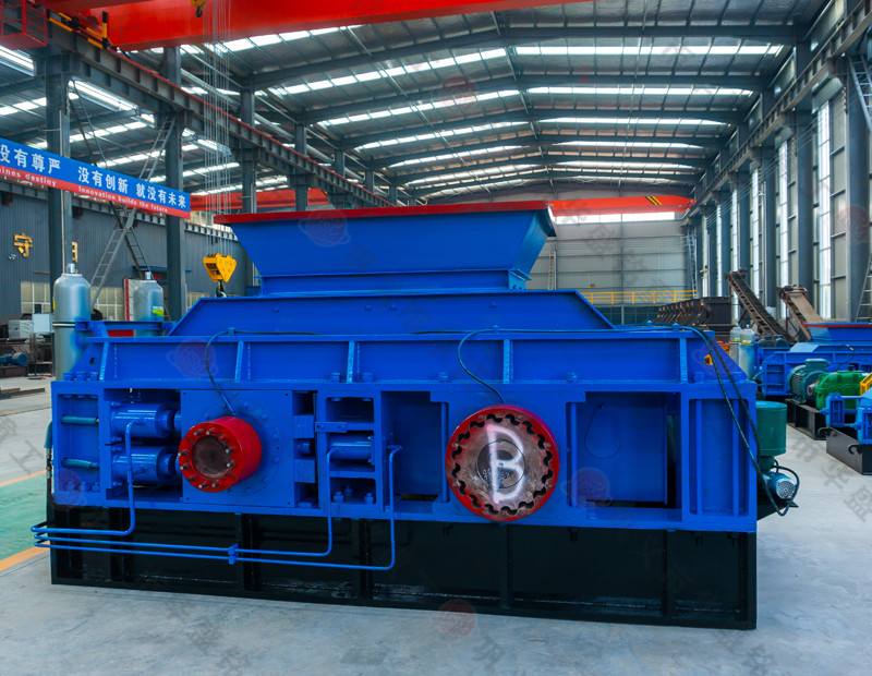 砂石廠需要什么設備，出料1-3mm對輥破碎機廠家